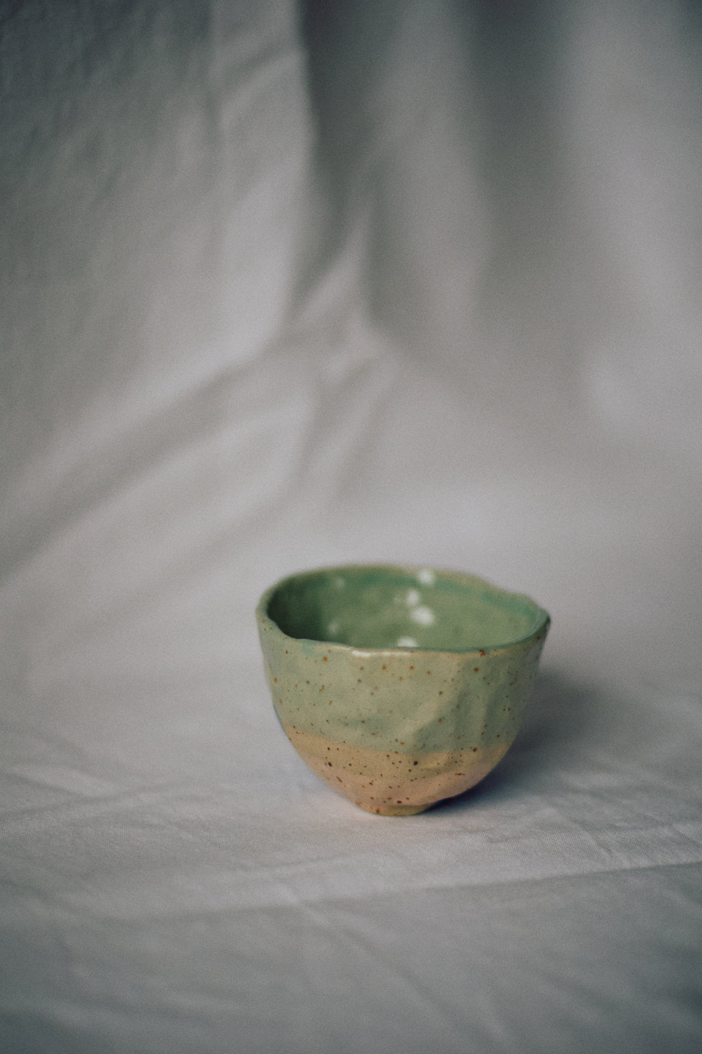 Tasse modelée multicolore