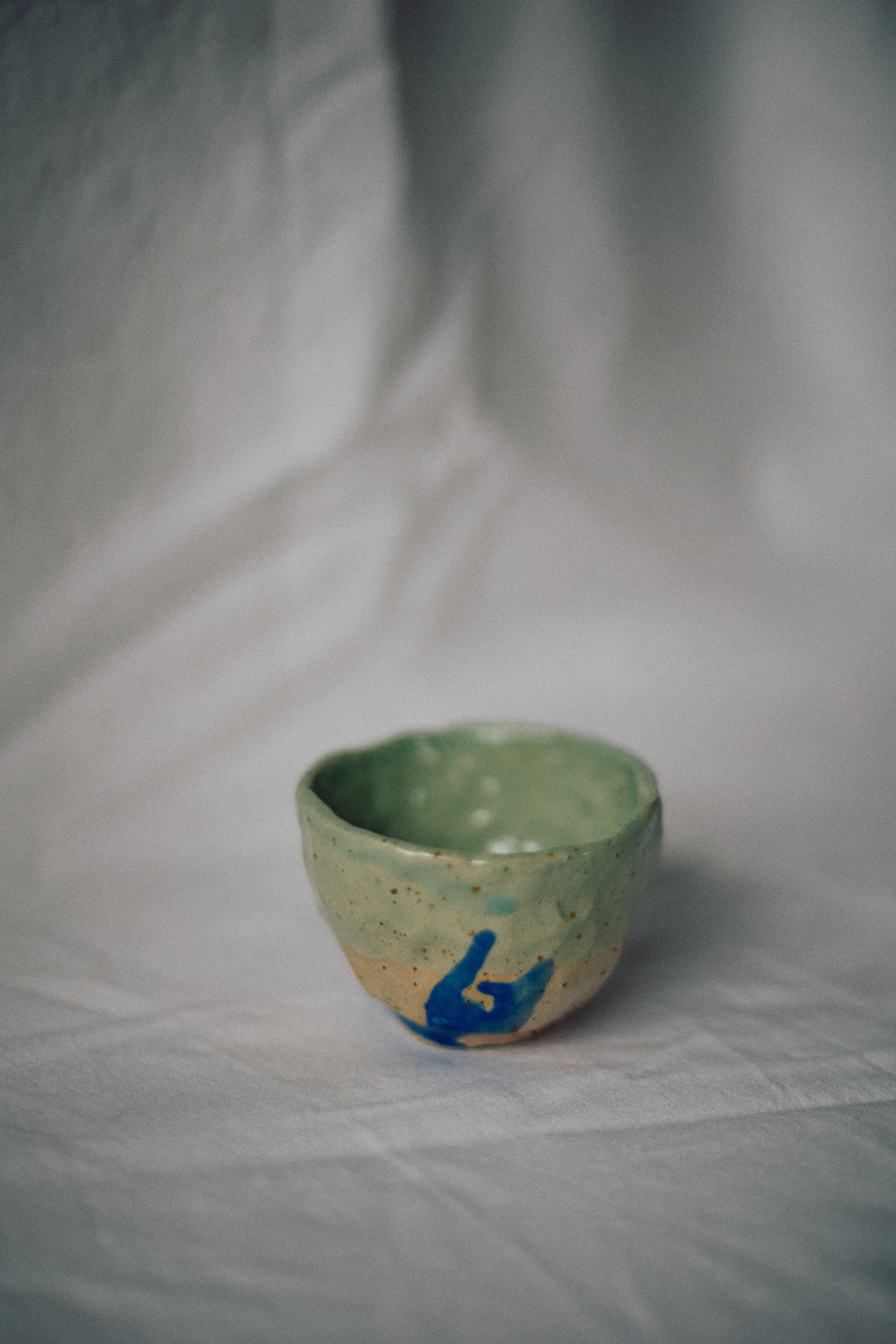 Tasse modelée multicolore